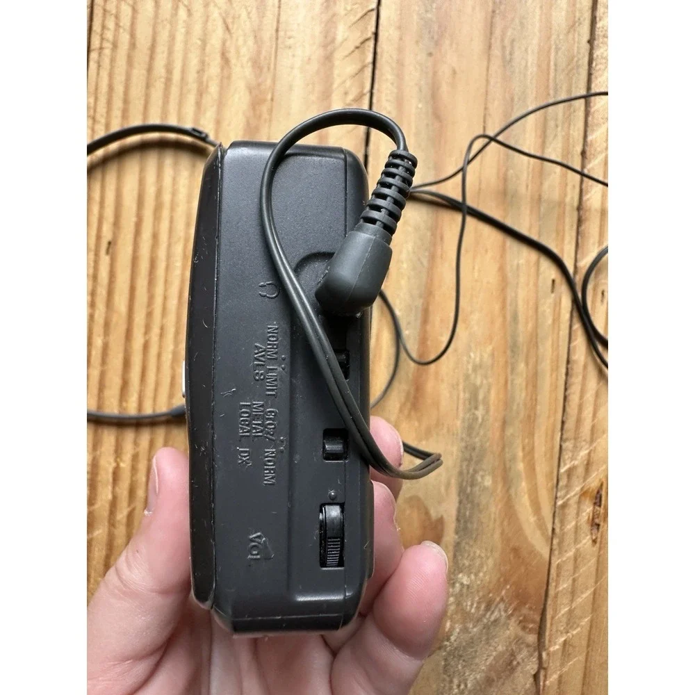 Sony Walkman WM-FX453 FM/AM Radio Cassette Player Radio Headphone MDR-W08 READ⬇️